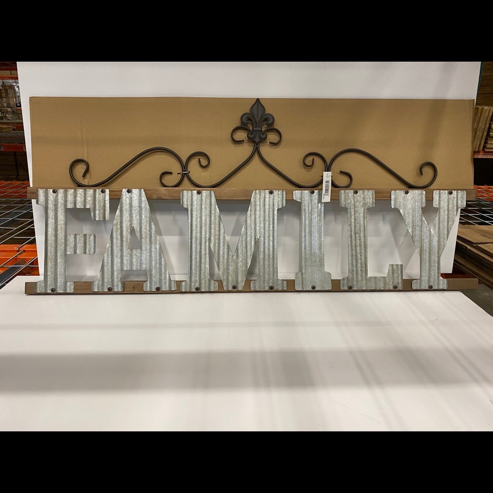 New Distressed Family Sign